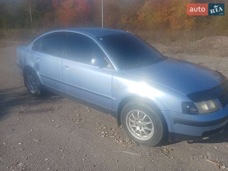Седан Volkswagen Passat 1998 в Виньковцах