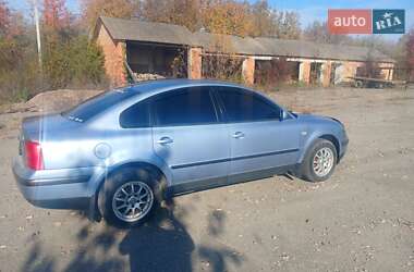 Седан Volkswagen Passat 1998 в Виньковцах