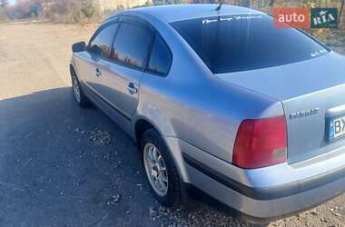 Седан Volkswagen Passat 1998 в Виньковцах