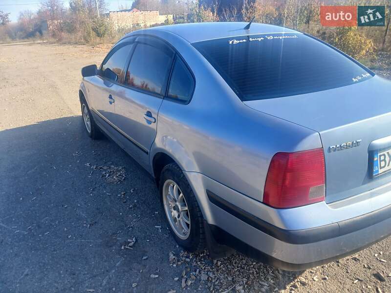 Седан Volkswagen Passat 1998 в Виньковцах