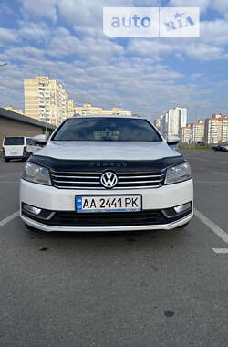 Універсал Volkswagen Passat 2011 в Києві