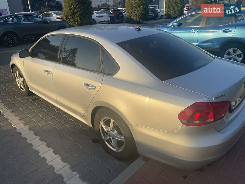 Седан Volkswagen Passat 2014 в Киеве
