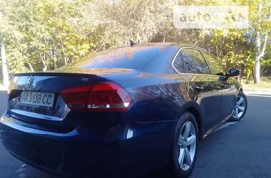 Седан Volkswagen Passat 2012 в Киеве