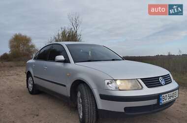 Седан Volkswagen Passat 1998 в Кореці