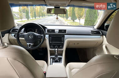 Седан Volkswagen Passat 2011 в Киеве