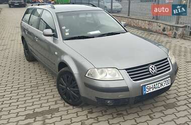 Универсал Volkswagen Passat 2002 в Рокитном