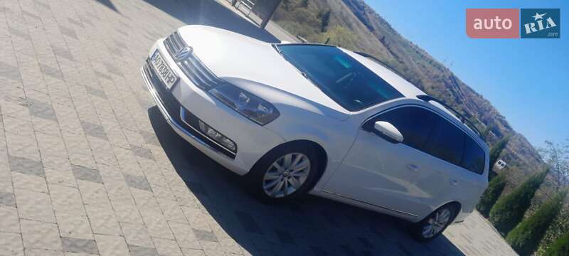 Універсал Volkswagen Passat 2012 в Воловцю