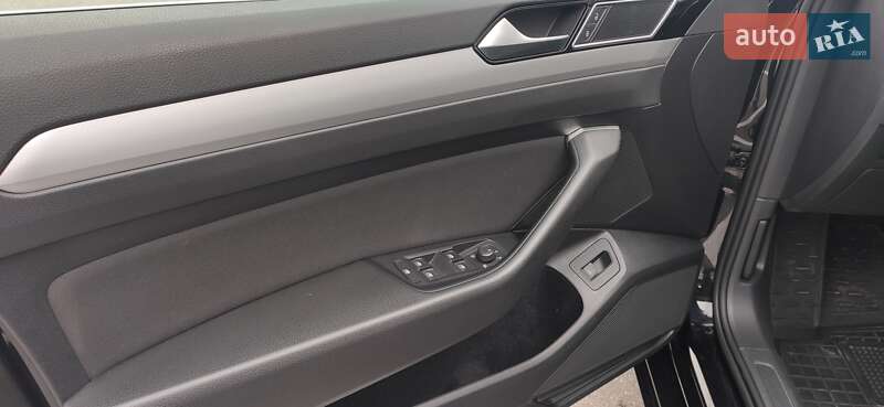 Універсал Volkswagen Passat 2019 в Кропивницькому
