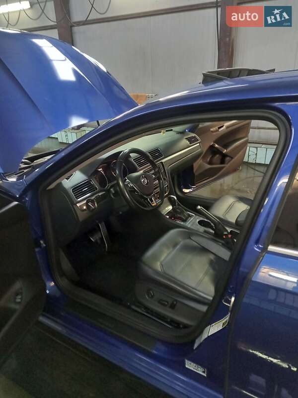 Седан Volkswagen Passat 2017 в Киеве