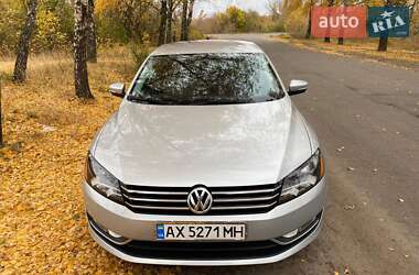 Седан Volkswagen Passat 2015 в Краснограді