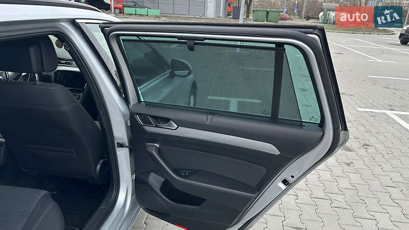 Седан Volkswagen Passat 2019 в Киеве