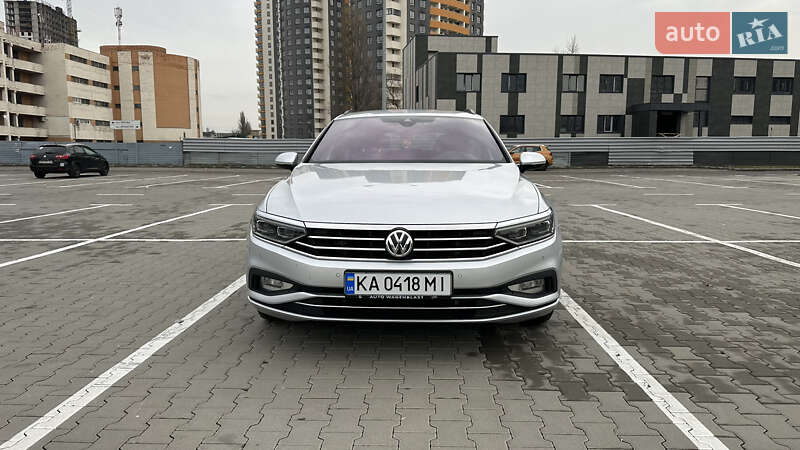 Седан Volkswagen Passat 2019 в Киеве