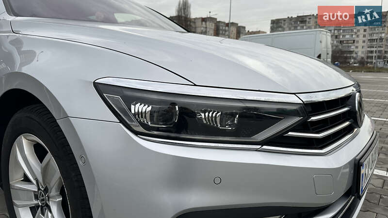Седан Volkswagen Passat 2019 в Киеве