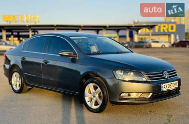 Седан Volkswagen Passat 2012 в Харькове