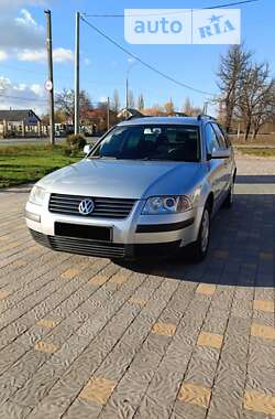 Універсал Volkswagen Passat 2003 в Звягелі