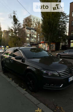 Седан Volkswagen Passat 2013 в Києві