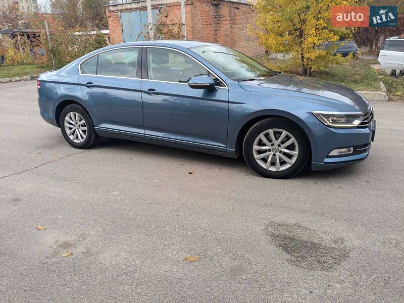 Седан Volkswagen Passat 2015 в Вінниці