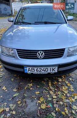 Седан Volkswagen Passat 1997 в Гайсине