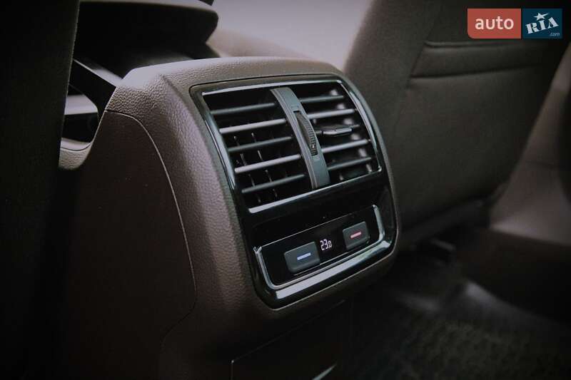 Универсал Volkswagen Passat 2015 в Львове