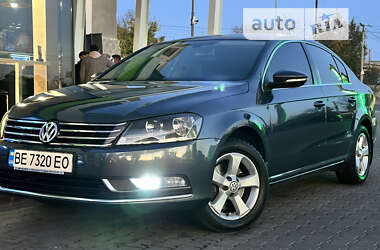 Седан Volkswagen Passat 2012 в Киеве