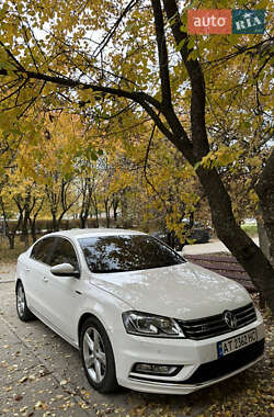 Седан Volkswagen Passat 2014 в Івано-Франківську