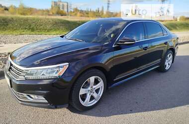 Седан Volkswagen Passat 2017 в Днепре