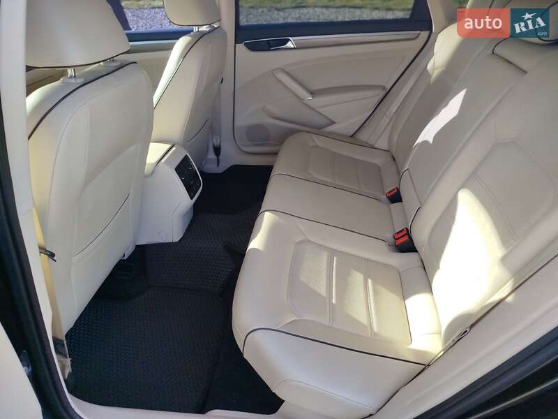 Седан Volkswagen Passat 2017 в Днепре