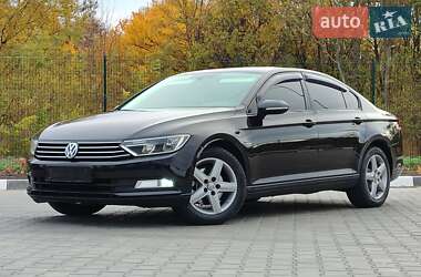 Седан Volkswagen Passat 2015 в Жовтих Водах