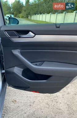 Универсал Volkswagen Passat 2019 в 