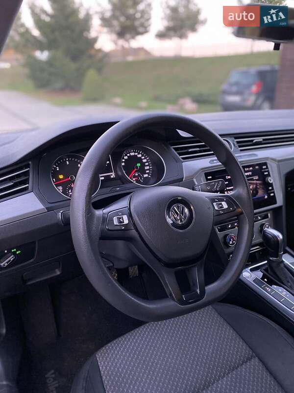 Універсал Volkswagen Passat 2018 в Рівному