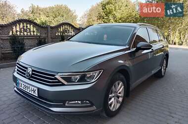 Универсал Volkswagen Passat 2016 в Хмельницком