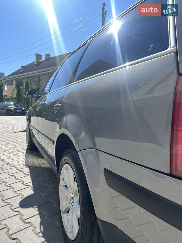Универсал Volkswagen Passat 2004 в Черновцах