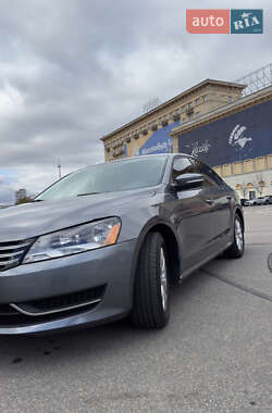 Седан Volkswagen Passat 2014 в Харкові