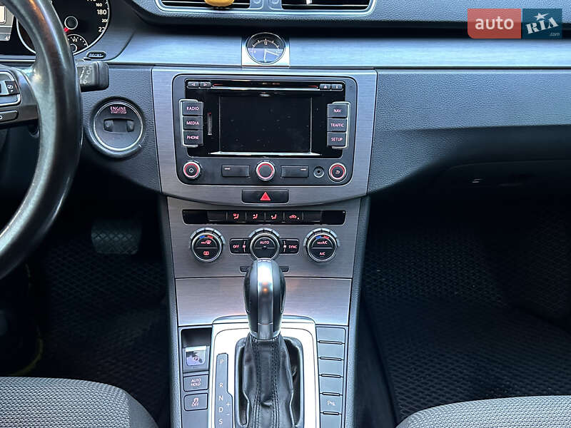 Универсал Volkswagen Passat 2013 в Ужгороде