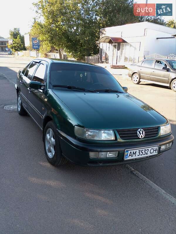 Седан Volkswagen Passat 1996 в Овруче