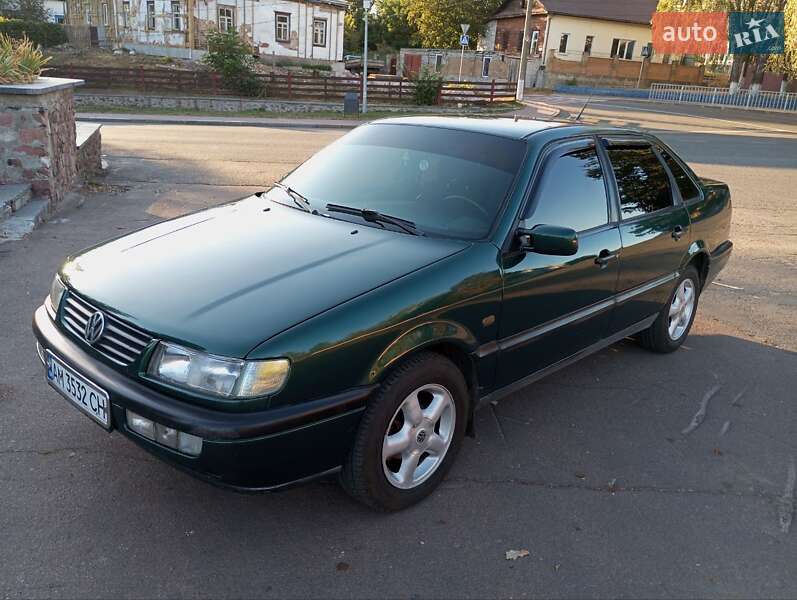 Седан Volkswagen Passat 1996 в Овруче