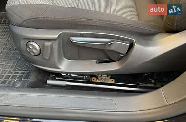 Седан Volkswagen Passat 2013 в 