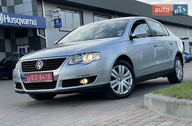 Седан Volkswagen Passat 2006 в Сарнах