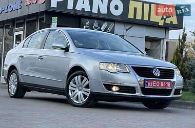 Седан Volkswagen Passat 2006 в Сарнах