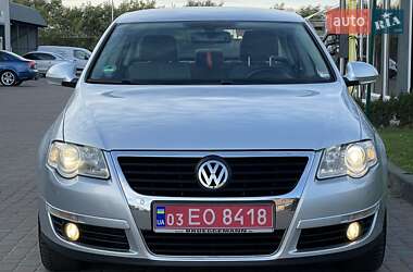 Седан Volkswagen Passat 2006 в Сарнах