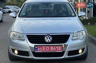 Седан Volkswagen Passat 2006 в Сарнах