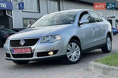 Седан Volkswagen Passat 2006 в Сарнах