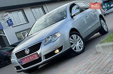 Седан Volkswagen Passat 2006 в Сарнах