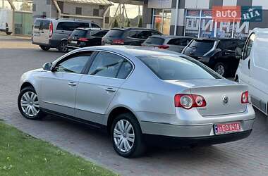 Седан Volkswagen Passat 2006 в Сарнах