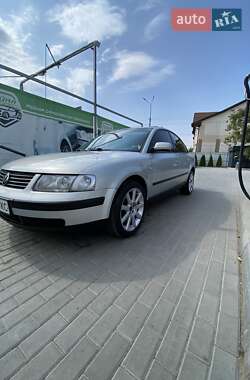 Седан Volkswagen Passat 1999 в Томашполе