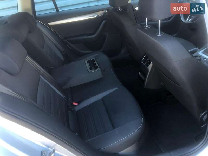 Седан Volkswagen Passat 2016 в Надвірній