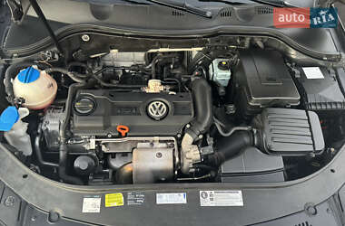 Универсал Volkswagen Passat 2010 в Староконстантинове