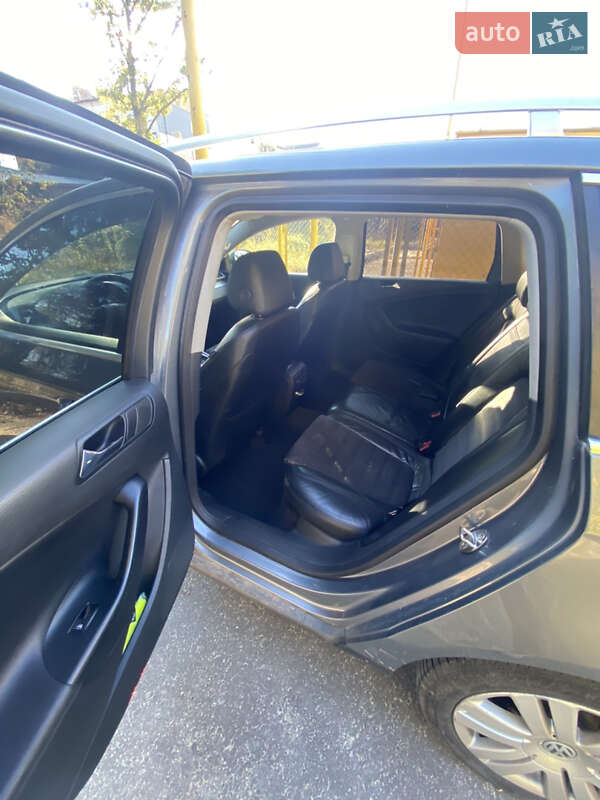 Універсал Volkswagen Passat 2007 в Маневичах