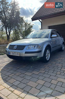 Седан Volkswagen Passat 2003 в Гадячі