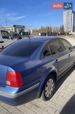 Седан Volkswagen Passat 1999 в Львові